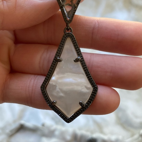 Kendra Scott earrings - Picture 2 of 3